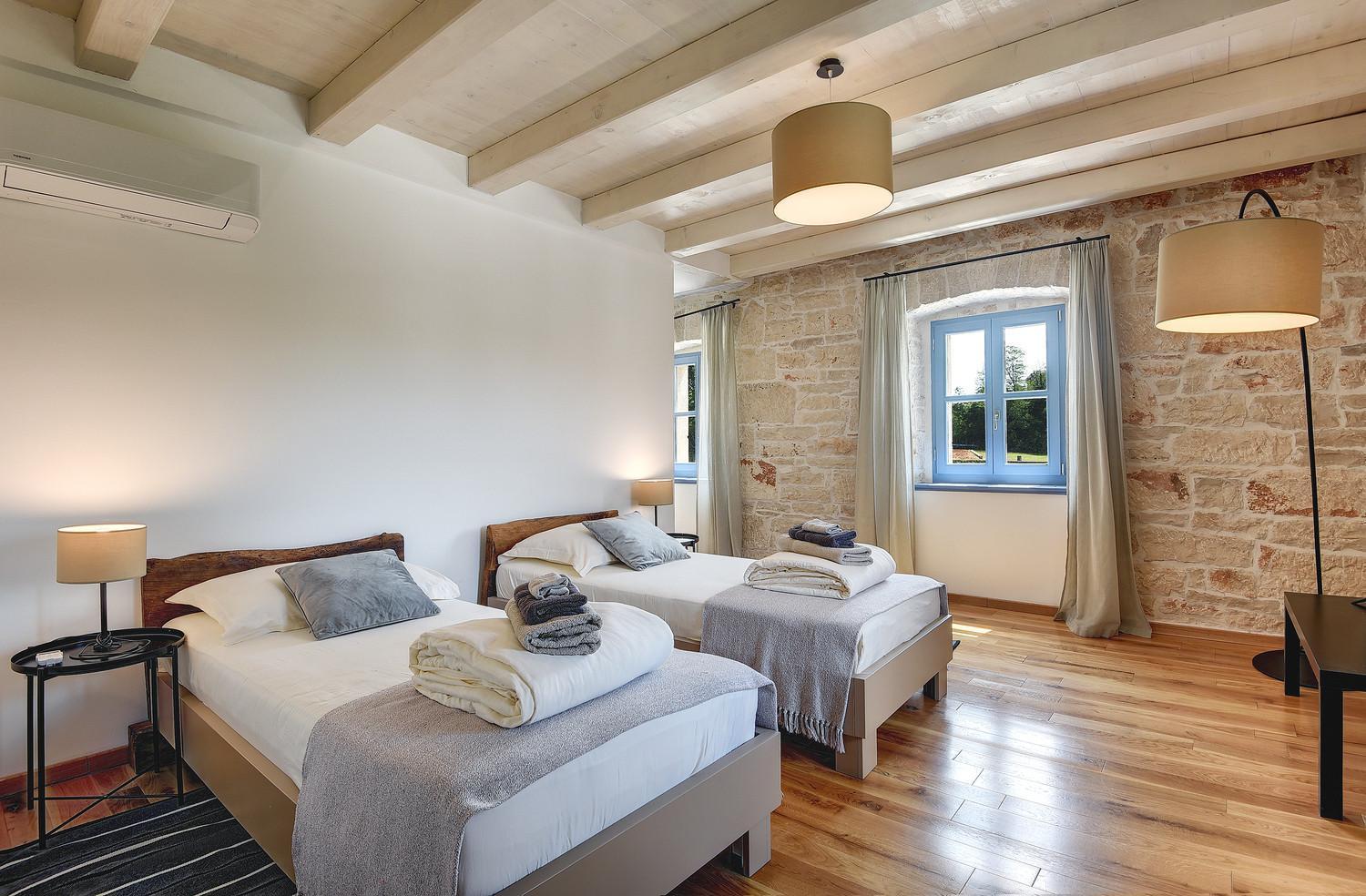 Villa Pi For 8 People In Central Istria With Heated Pool & Large Garden Tinjan Exterior photo